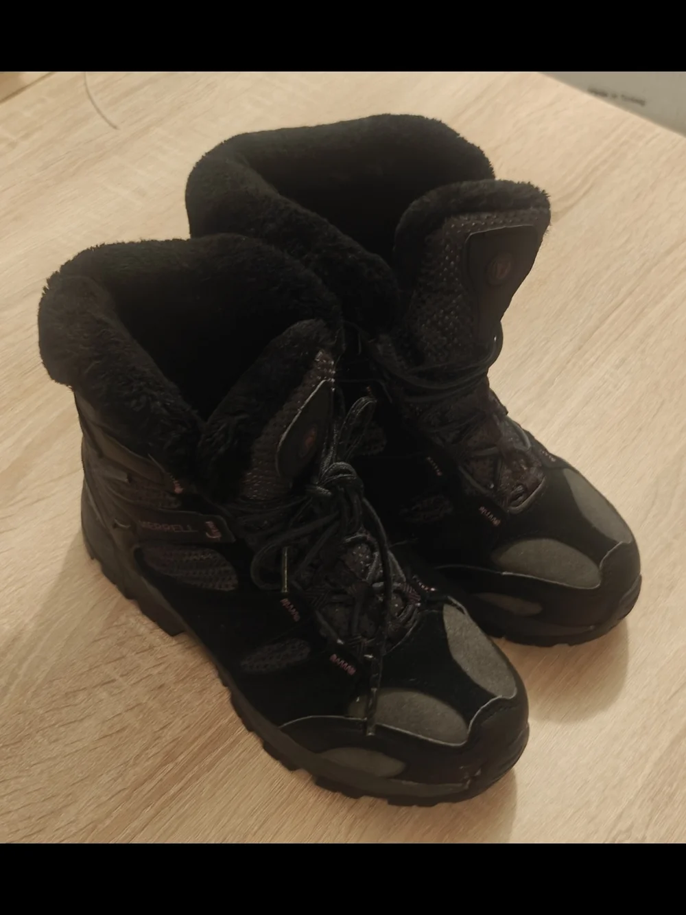 Merrell Waterproof Hiking Boots Black Purple High Top Women’s 7.5 Air Cushion